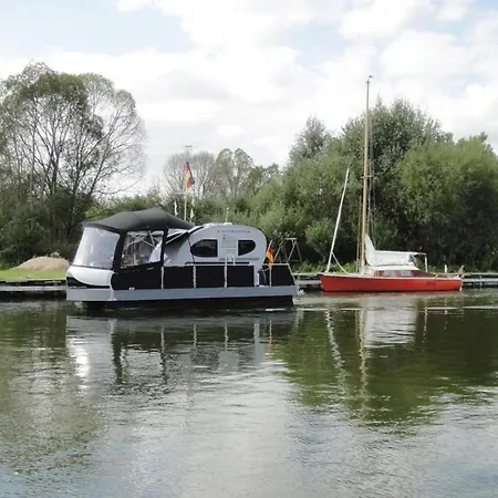 Hausboot Auf Der Peene In Demmin, Cleaning Included * Demmin