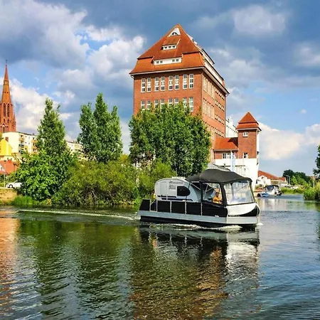 Hausboot Auf Der Peene In Demmin, Cleaning Included