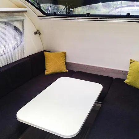 Hausboot Auf Der Peene In Demmin, Cleaning Included Båthotell Demmin