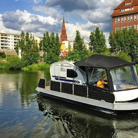 Båthotell Hausboot Auf Der Peene In Demmin, Cleaning Included Demmin